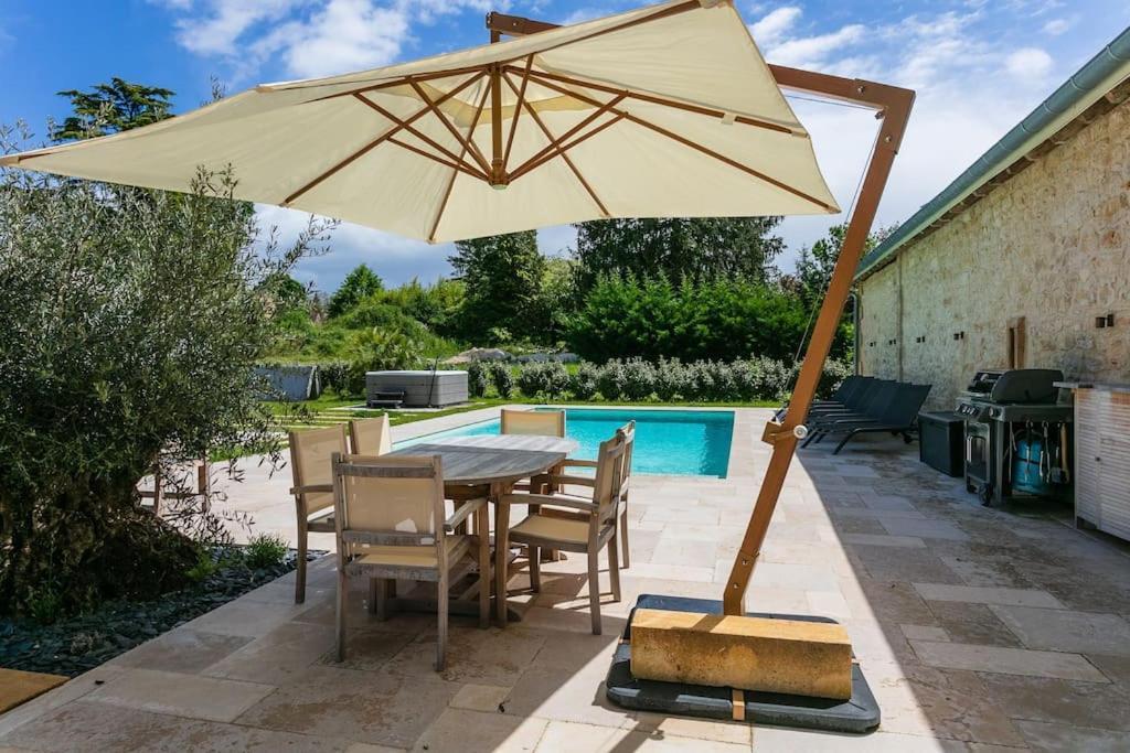 Guardian House Of Chateau Monteil With Heated Pool And Jacuzzi Villa Calviac-en-Perigord Екстериор снимка