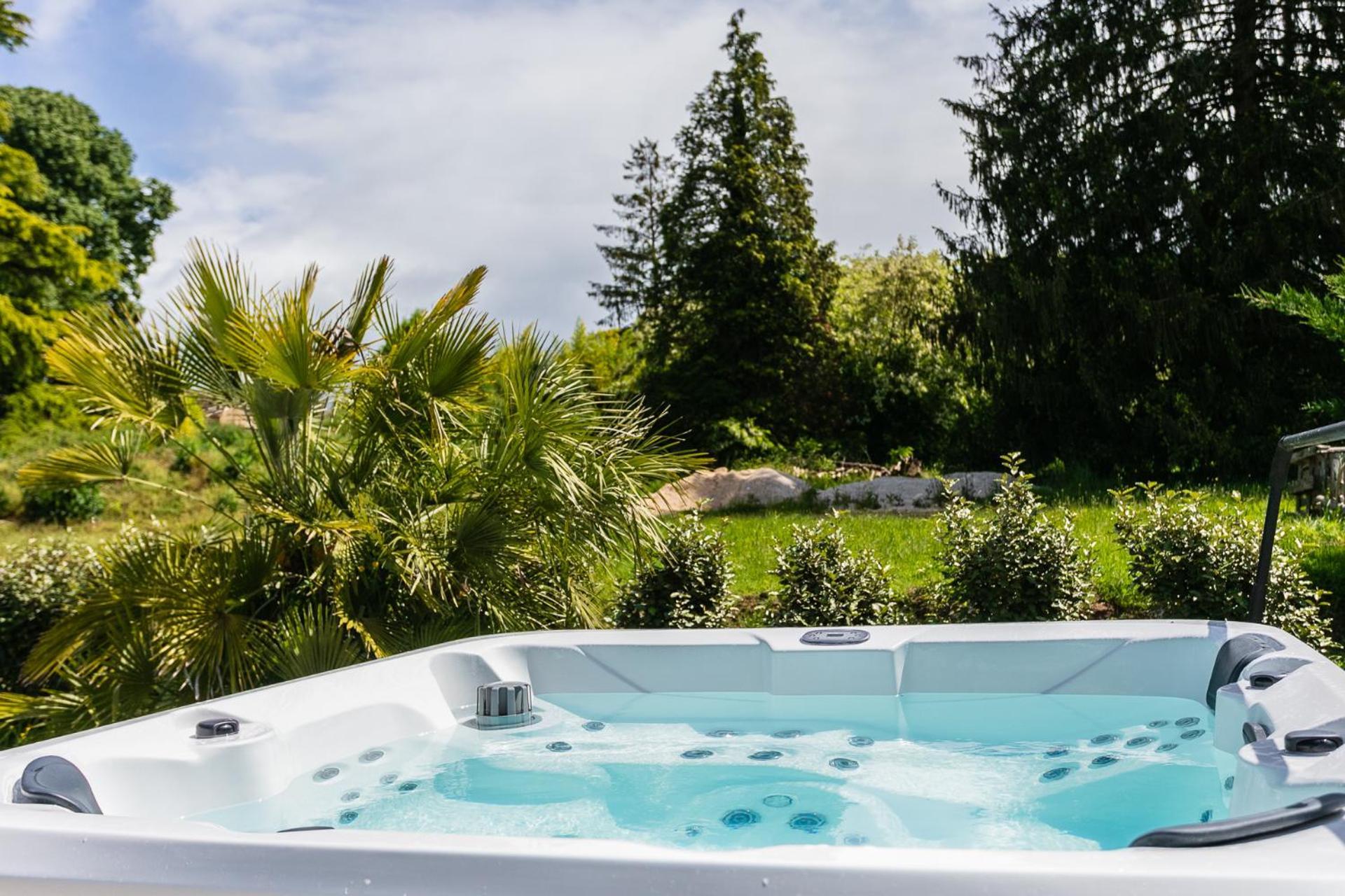 Guardian House Of Chateau Monteil With Heated Pool And Jacuzzi Villa Calviac-en-Perigord Екстериор снимка